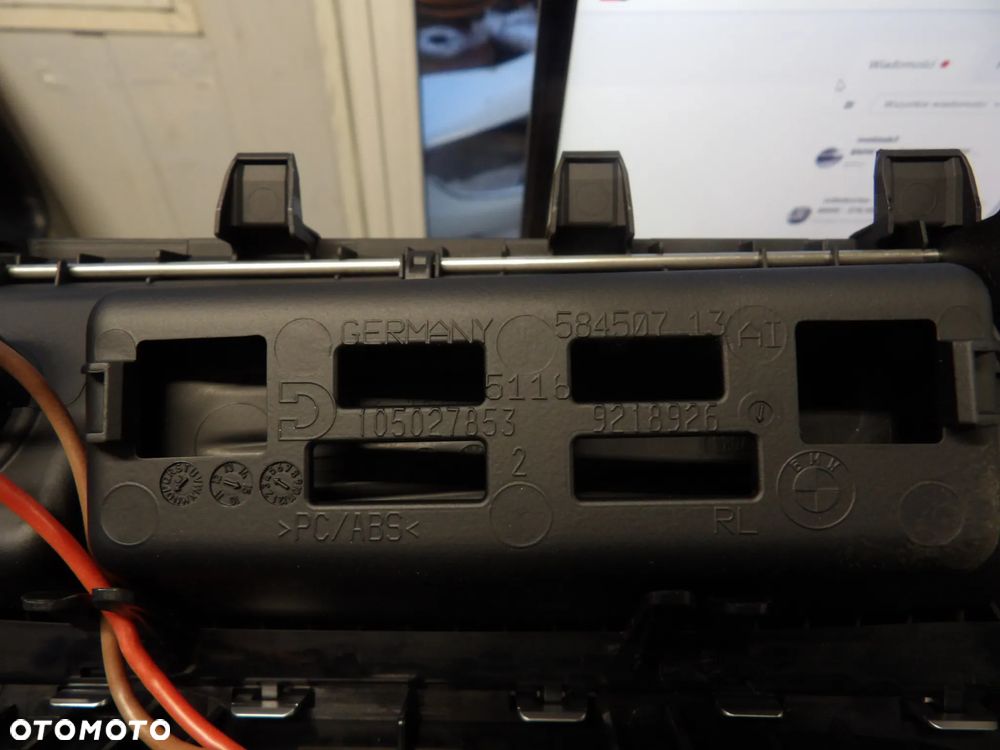 BMW - F30 - OBUDOWA , UCHWYT NA NAPOJE , POPIELNICZKA - 9218926 - 2