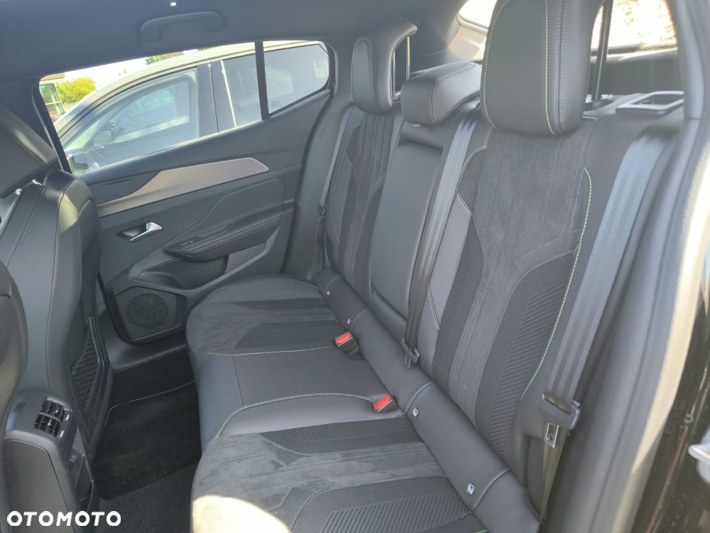 Peugeot 408 1.2 PureTech mHEV GT S&S e-DCS6 - 17