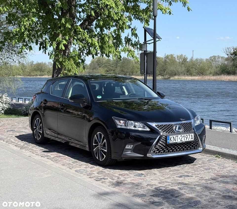 Lexus CT - 1