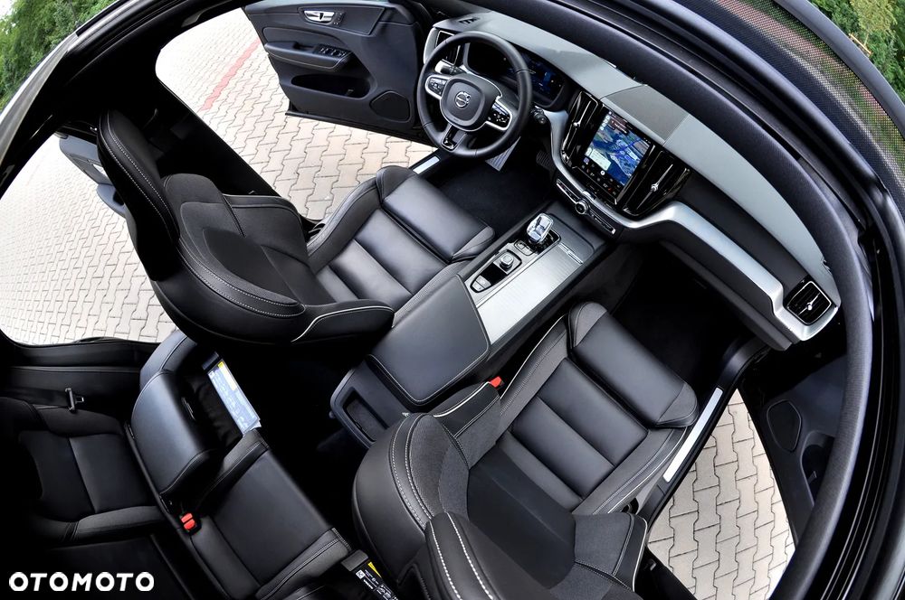 Volvo XC 60 B5 B AWD Ultra Black Edition - 31