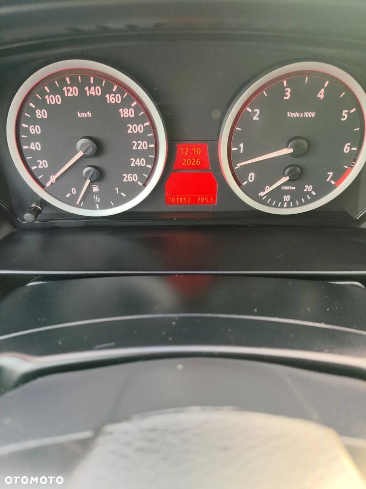 BMW E60 2004 photo 4
