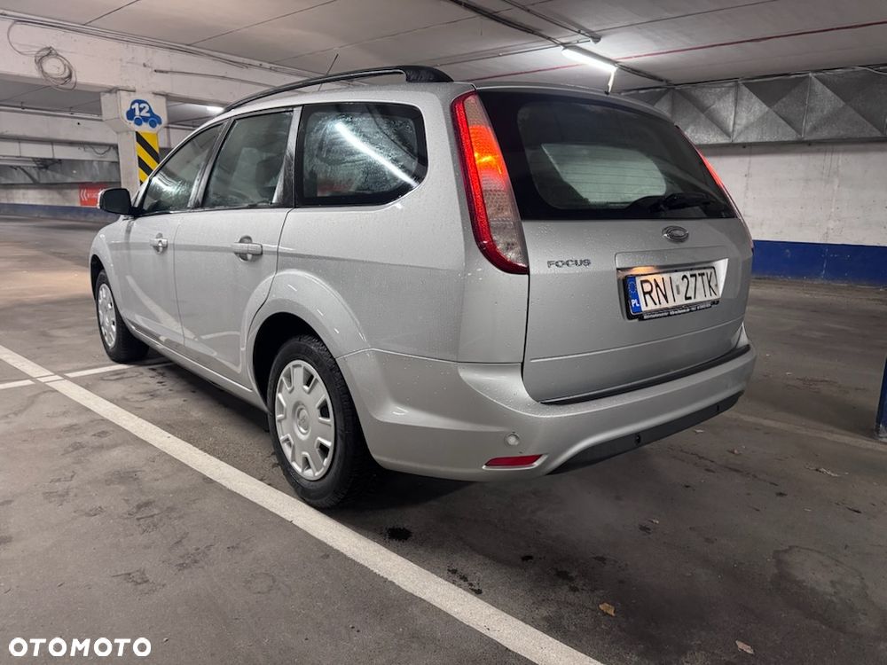 Ford Focus 2010 photo 4
