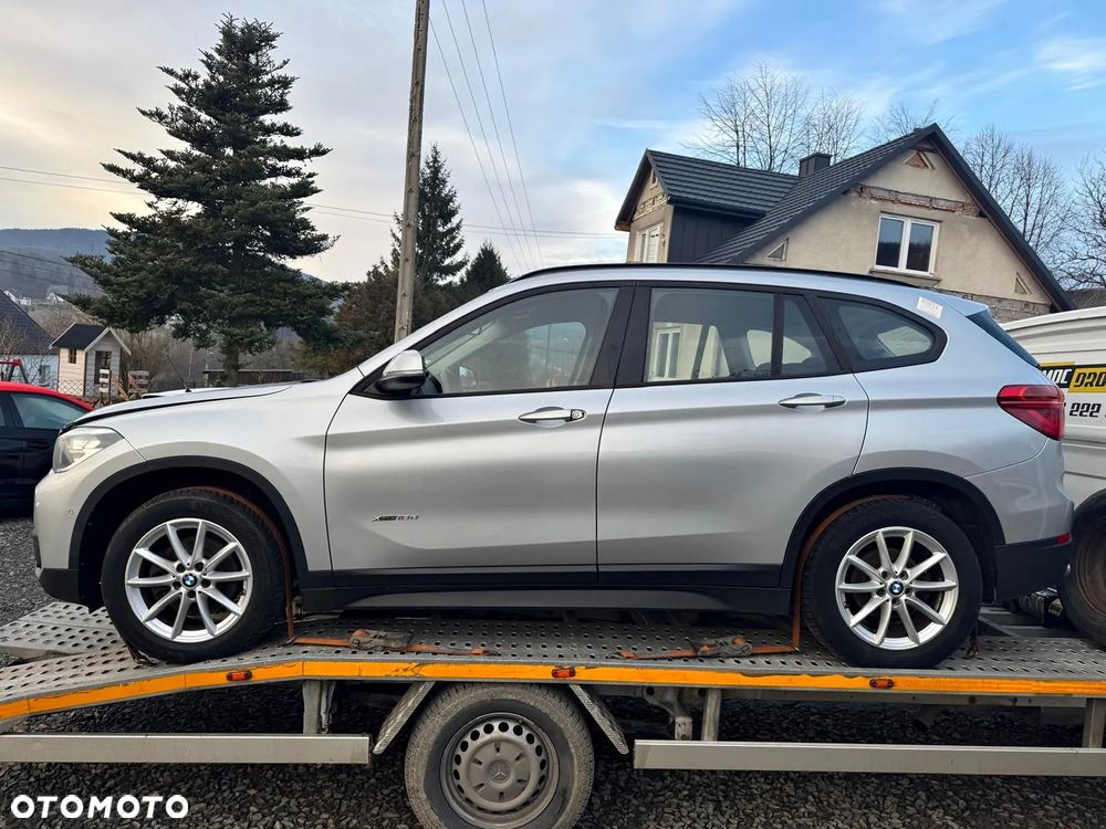 BMW X1 xDrive18d Sport Line - 6