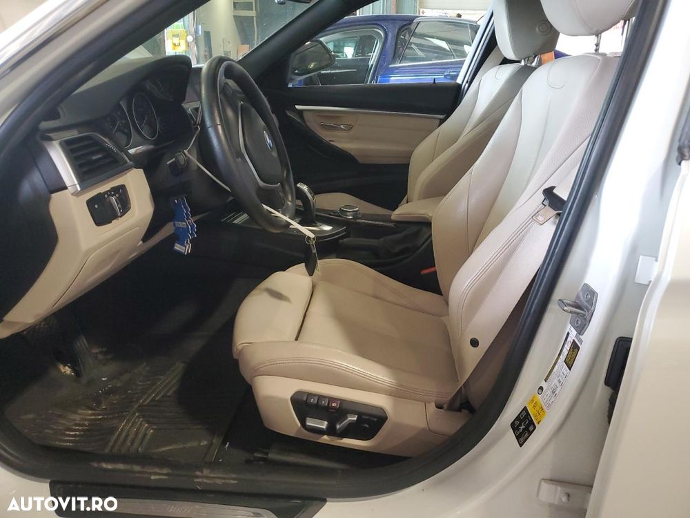 BMW Seria 3 330i xDrive Aut. - 7