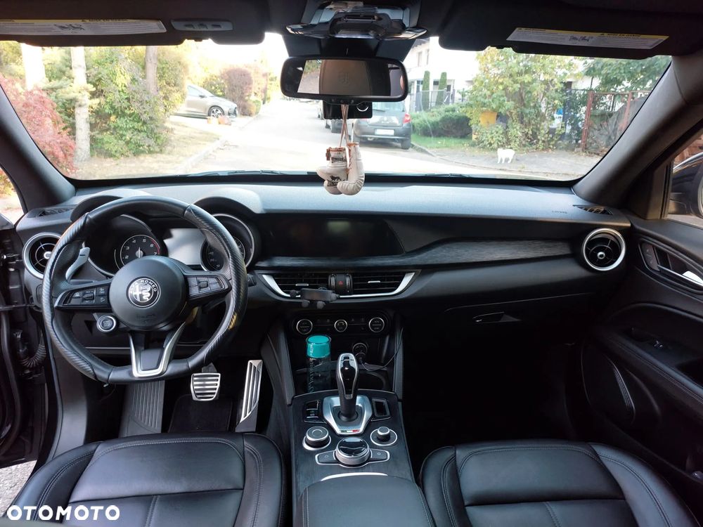 Alfa Romeo Stelvio - 10