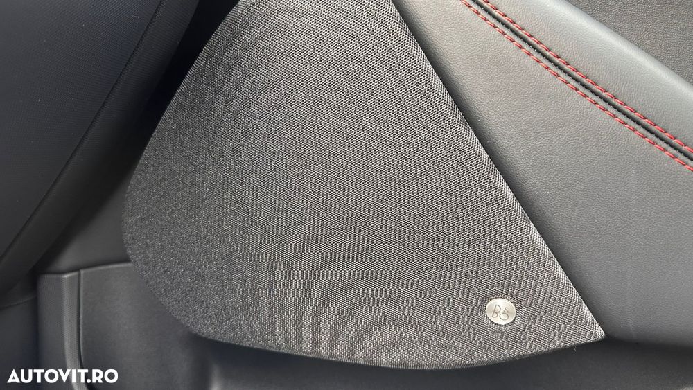 Ford Mustang Mach-E - 20