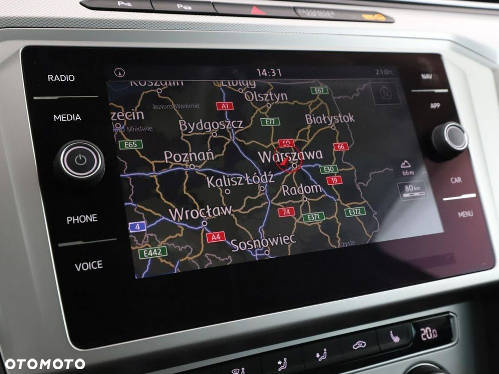 Volkswagen Passat Variant 2.0 TDI SCR DSG (BlueM Tech) Comfortline - 26