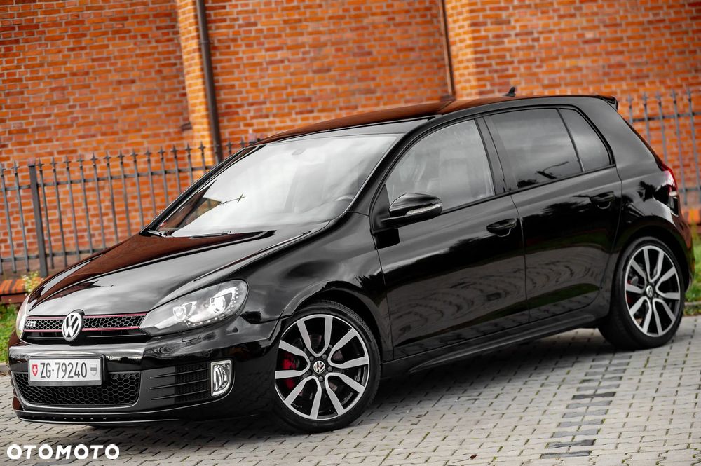 Volkswagen Golf 2.0 GTI DSG adidas - 9