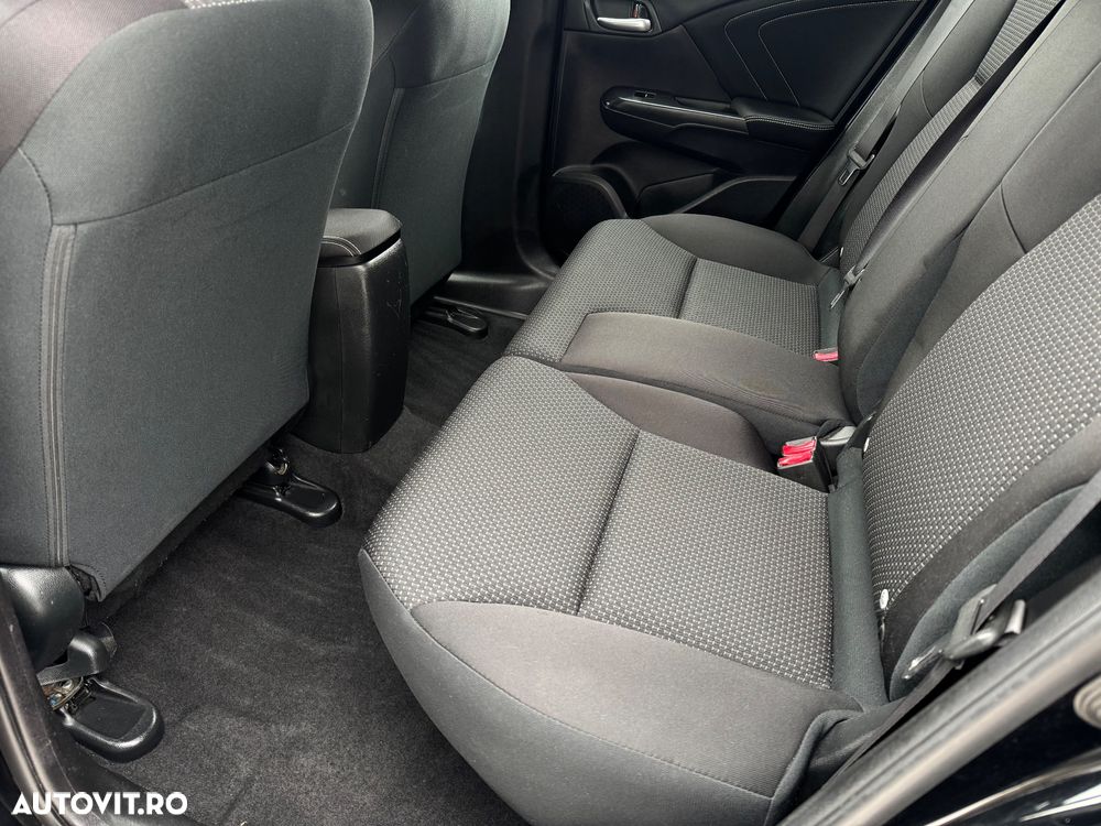 Honda Civic 1.4 i-VTEC Sport Black Edition - 12