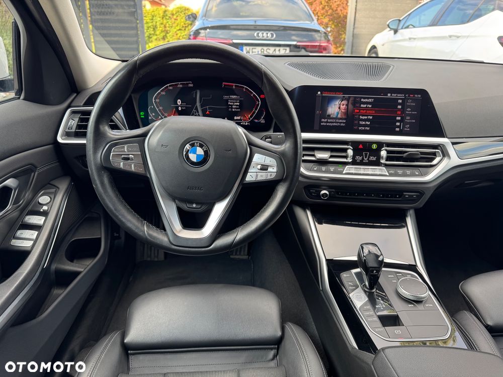 BMW Seria 3 320i xDrive Advantage sport - 25