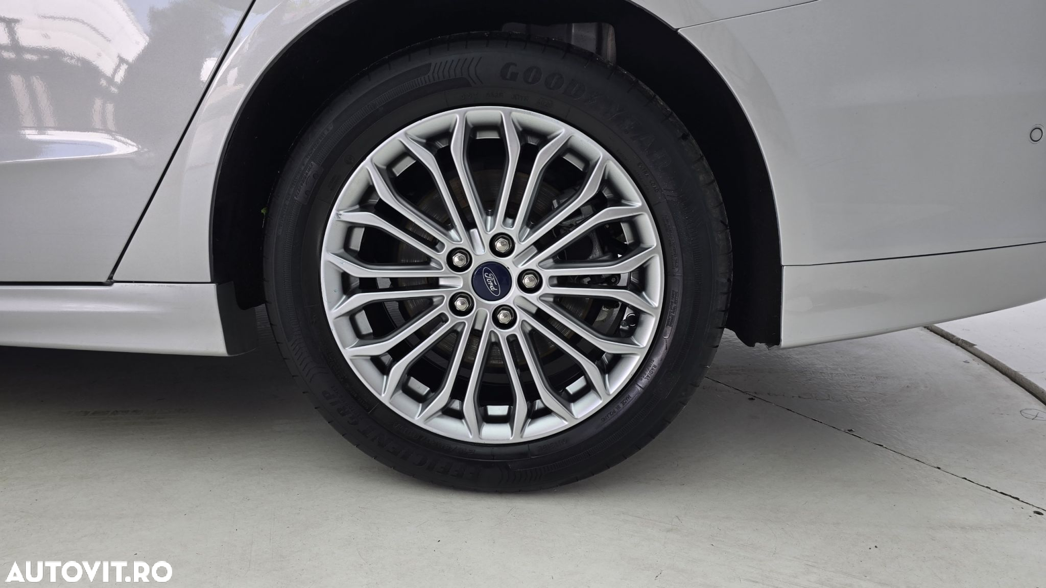 Ford Mondeo - 22