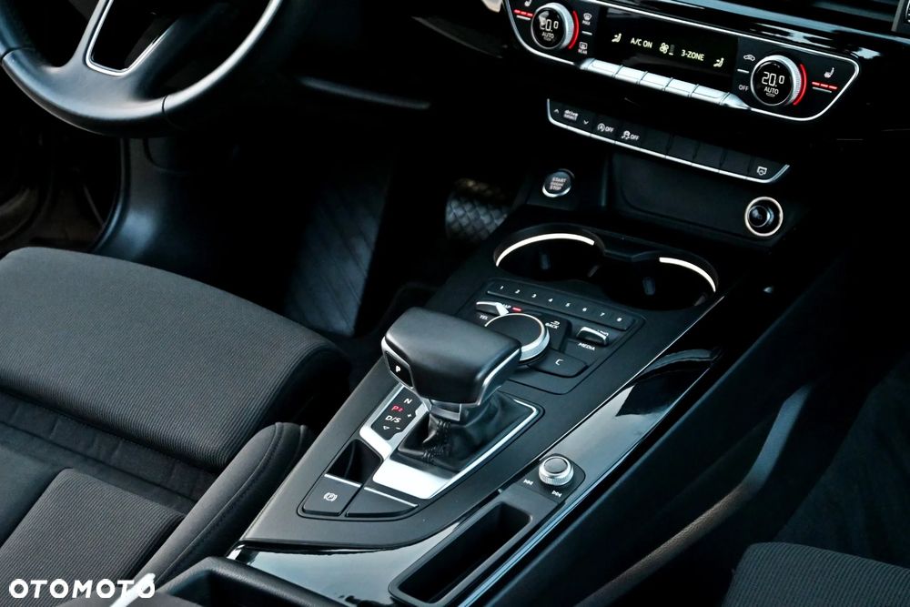 Audi A4 Avant 2.0 TDI ultra S tronic sport - 25