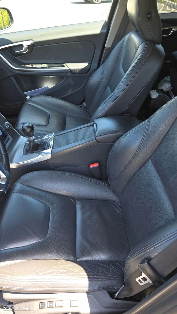 Volvo V60 2.0 D3 Momentum Start/Stop - 8