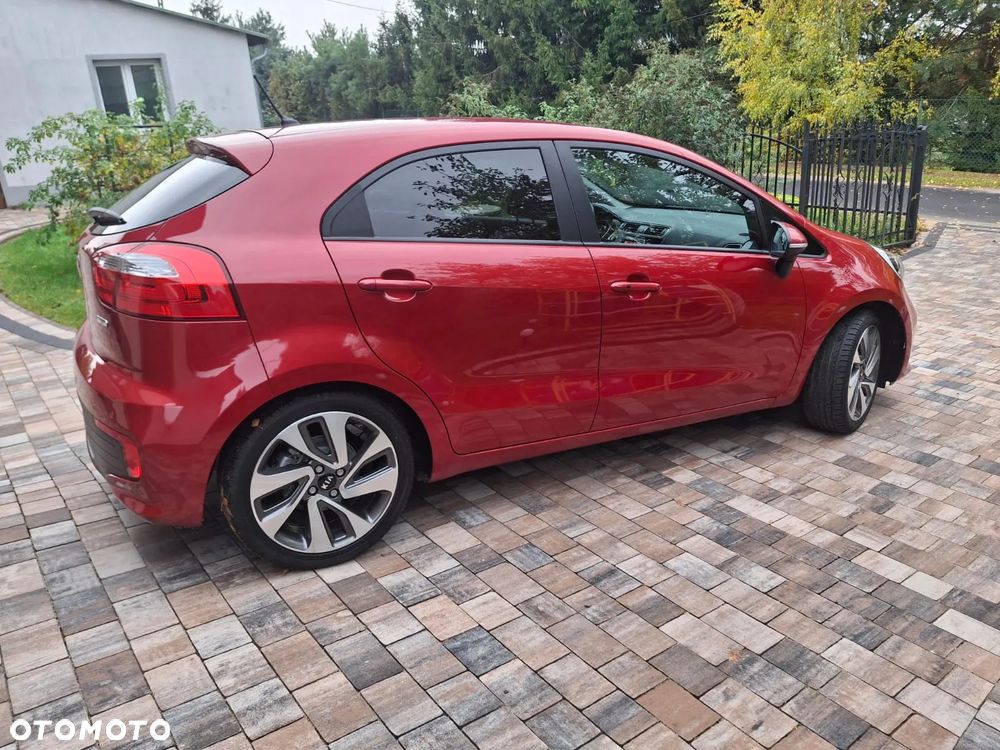Kia Rio 2015 photo 5