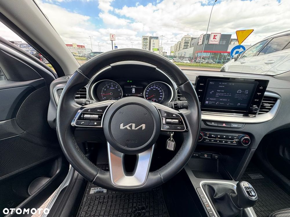 Kia Ceed 1.5 T-GDI M - 17