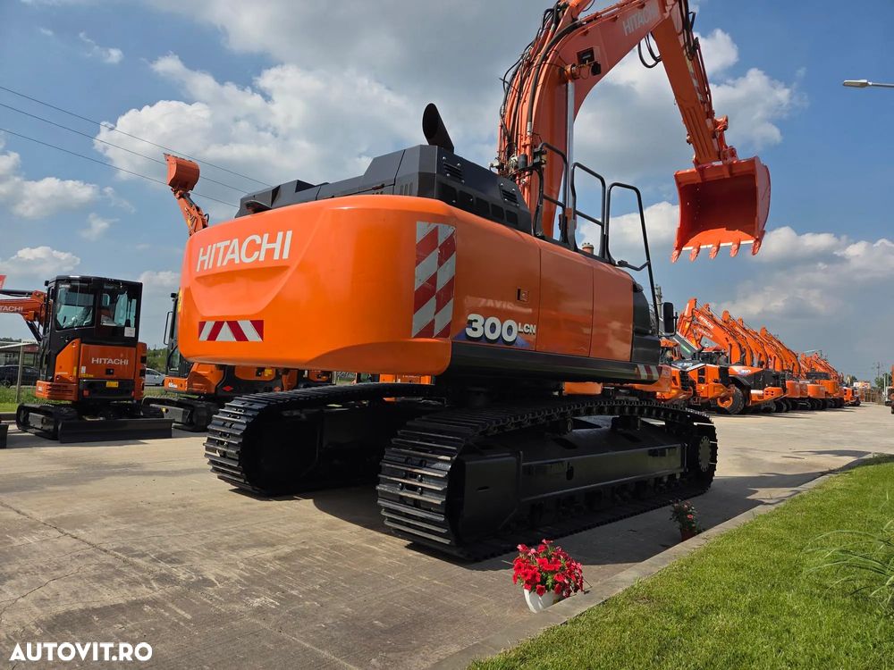 Hitachi ZX300LCN-6, 2019, 8.944h, cupa NOUA 1,8mc, 31,6tone, Ad sapare 7,5m, latime 3m, camere spate si laterale, inst picon si rotire pe brate, consum mediu 19,6l, lant 90% ok doar 721h deplasare, avertizare antirasturnare, posibl leasing-PROMOTIE 93.900Eur - 4