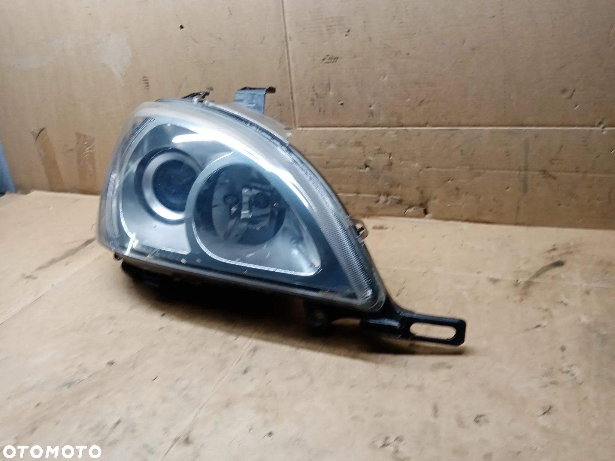 Lampa prawy przód przednia prawa Mercedes ML W163 - 2