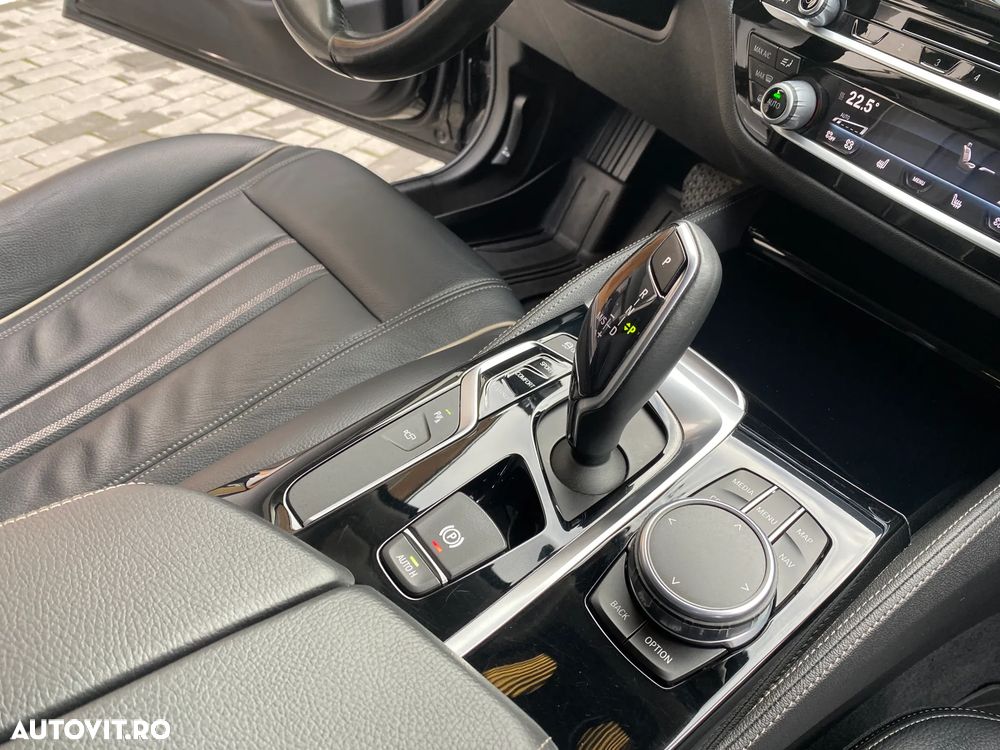 BMW Seria 5 530i xDrive AT - 9
