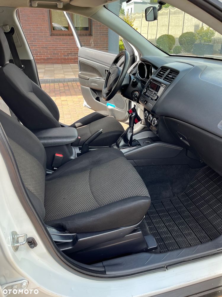 Mitsubishi ASX 1.6 Inform - 10