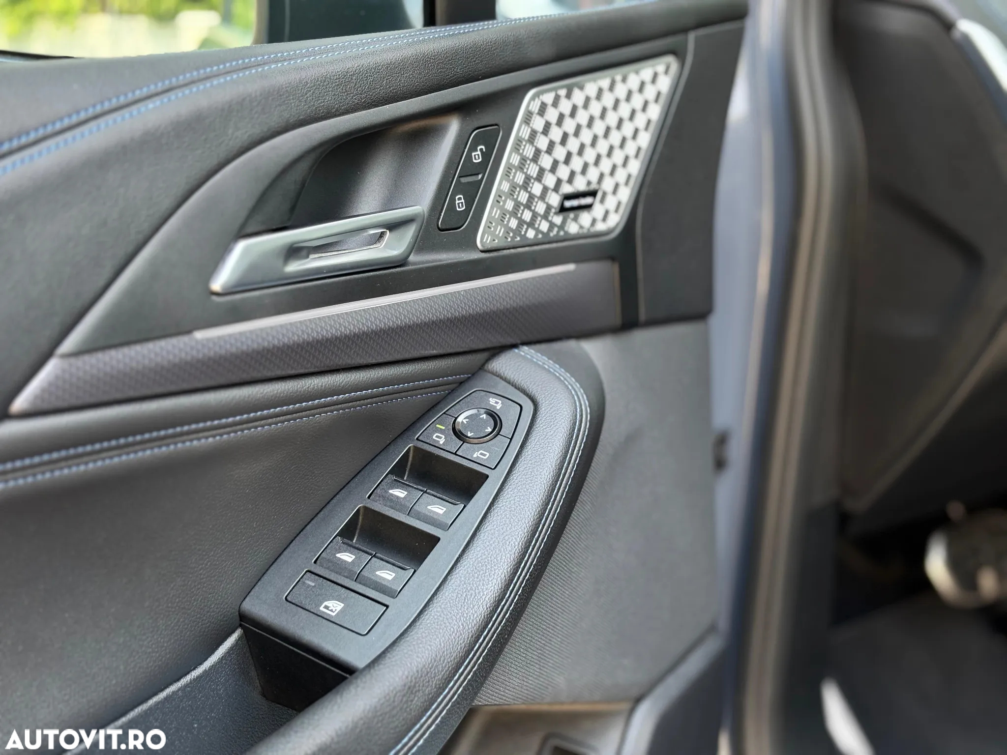 BMW Seria 2 218i AT - 13