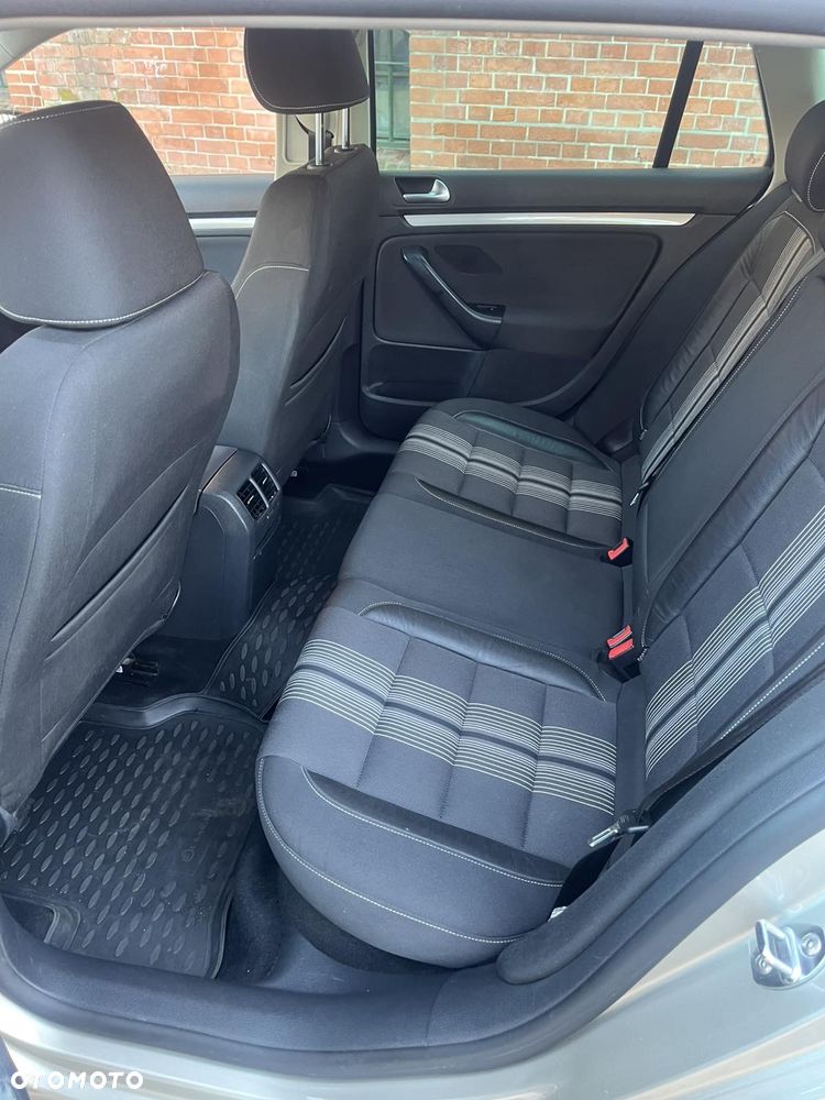 Volkswagen Golf 1.6 TDI DPF BlueMotion Technology MATCH - 8