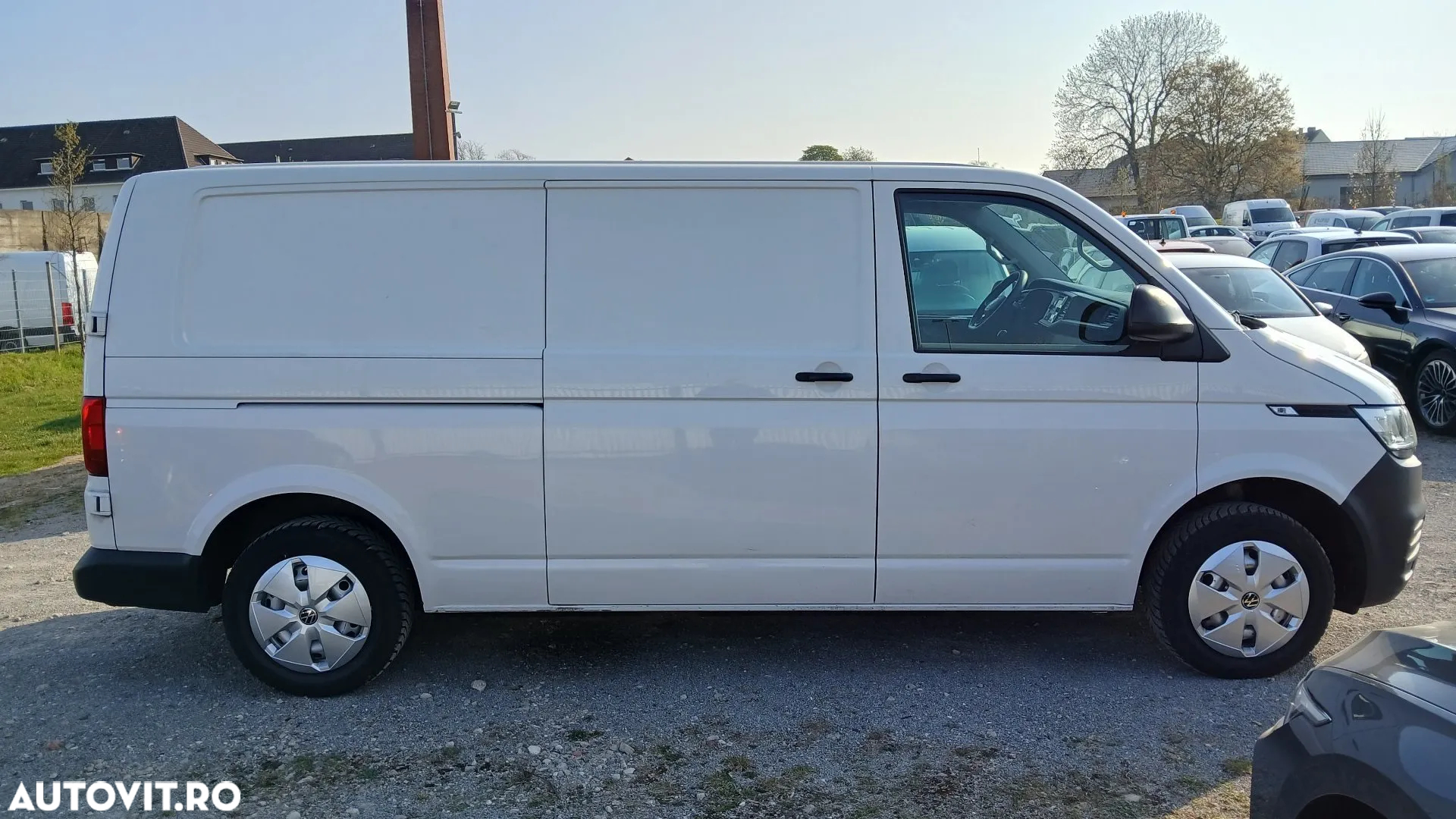 Volkswagen T6.1 LR 2,0 TDI - 8