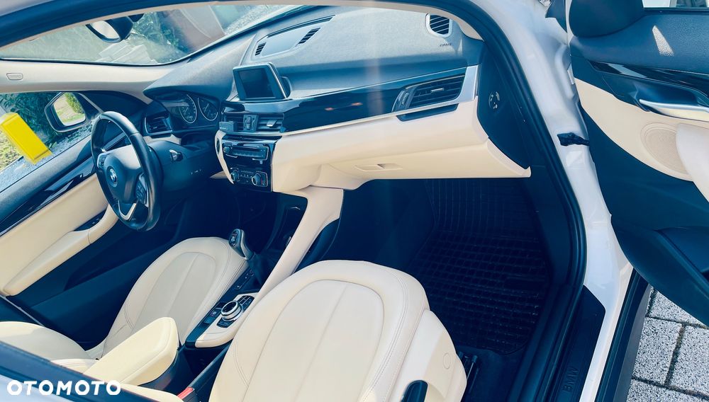 BMW X1 xDrive18d - 12