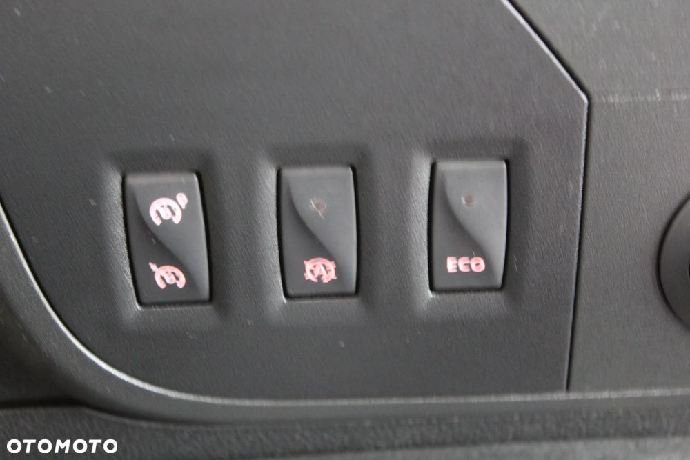 Nissan NV400 - 29
