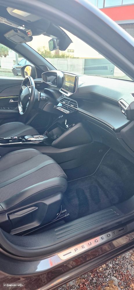 Peugeot 2008 1.2 PureTech GT Pack EAT8 - 7