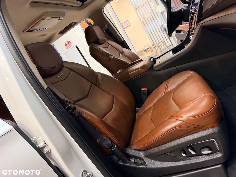 Cadillac Escalade - 38