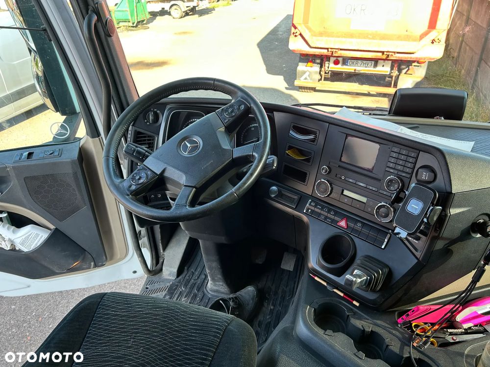 Mercedes-Benz arocs - 9