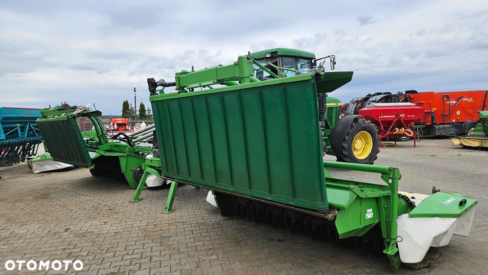 SaMasz KDD 861 S+T Kosiarka Dyskowa Motyl z taśmami  w Zestawie z Czołową kosiarką KDF 340 S - 5