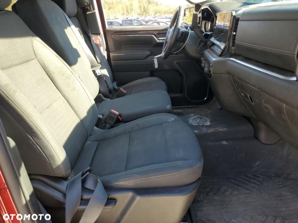 Chevrolet Silverado - 8