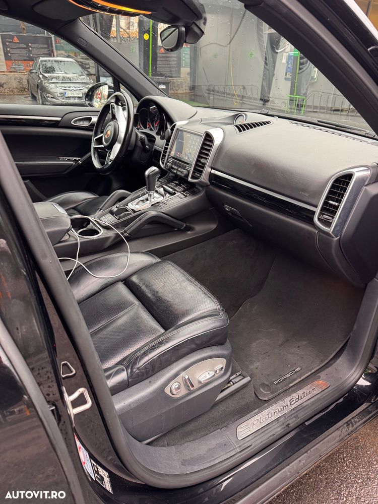 Porsche Cayenne 3.0 L - 10