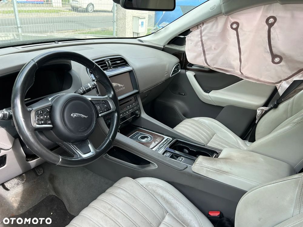 Jaguar F-Pace 20d AWD Prestige - 10
