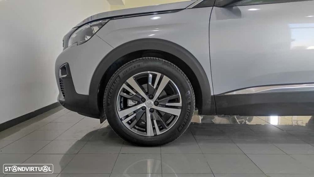 Peugeot 3008 1.2 PureTech Allure EAT8 - 44