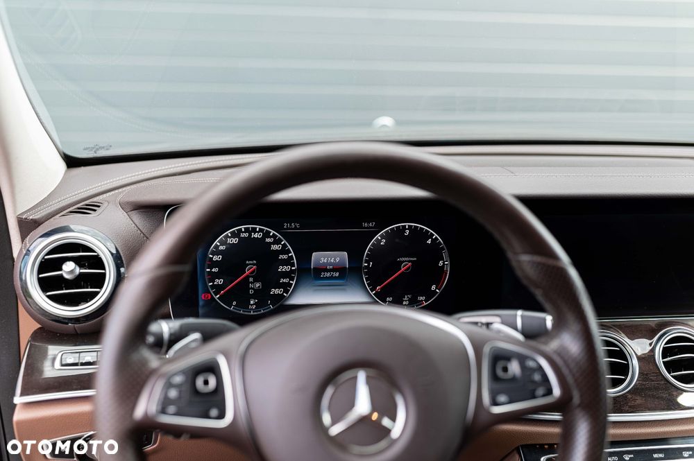 Mercedes-Benz Klasa E 220 d 9G-TRONIC - 16