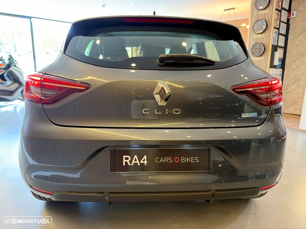 Renault Clio 1.6 E-Tech Edition One - 37