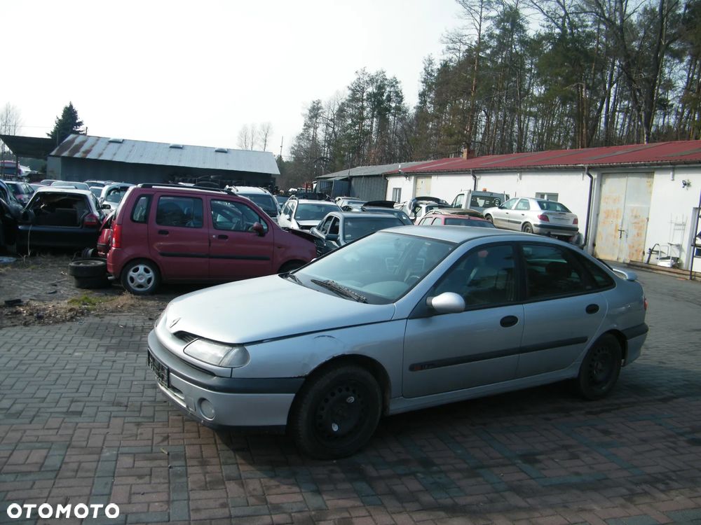 Renault Laguna I FL (98-01r.) 1.8 119KM. Silnik F4P 760 Skrzynia JB3 909 lakier MV640 – Iceberg Grey BC. Cały na części. GWARANCJA !!!  Przód Tył Zestaw Komplet Drzwi Klapa Zderzak Błotnik Maska Grill Atrapa Szyba Pas Lampa Lusterko Boczki Fotel Kanapa Kokpit Deska Rozdzielcza Przełącznik Włącznik Sterownik Przewody Wiązka Instalacja Moduł Komputer Czujnik Listwa Pompa Alternator Wtryski Głowica Rozrusznik Kompresor Sprzęgło Dwumas Silnik Skrzynia ABS Klimatyzacji Paliwa Wspomagania Kolektor Turbina Przepustnica Zawór Chłodnica Koło Hak Belka Sanki Zawieszenie Mcpherson Półoś Amortyzator Wydech Tłumik Zacisk Most - 5