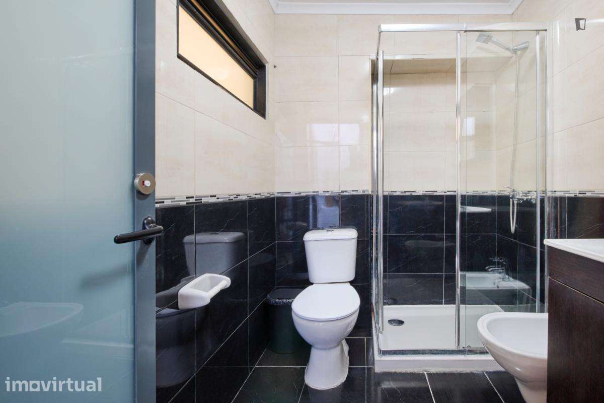 Quarto - localizado em Santos Lisbon - Grande imagem: 4/40