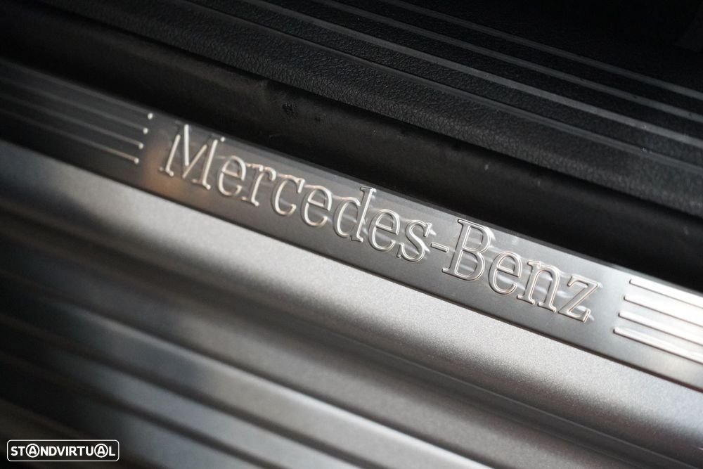 Mercedes-Benz A 250 ver-e-8g--dct-edition-amg-line - 32