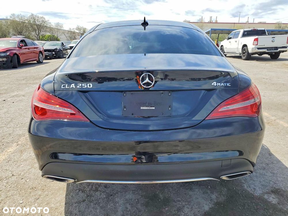Mercedes-Benz CLA 250 4Matic 7G-DCT - 6