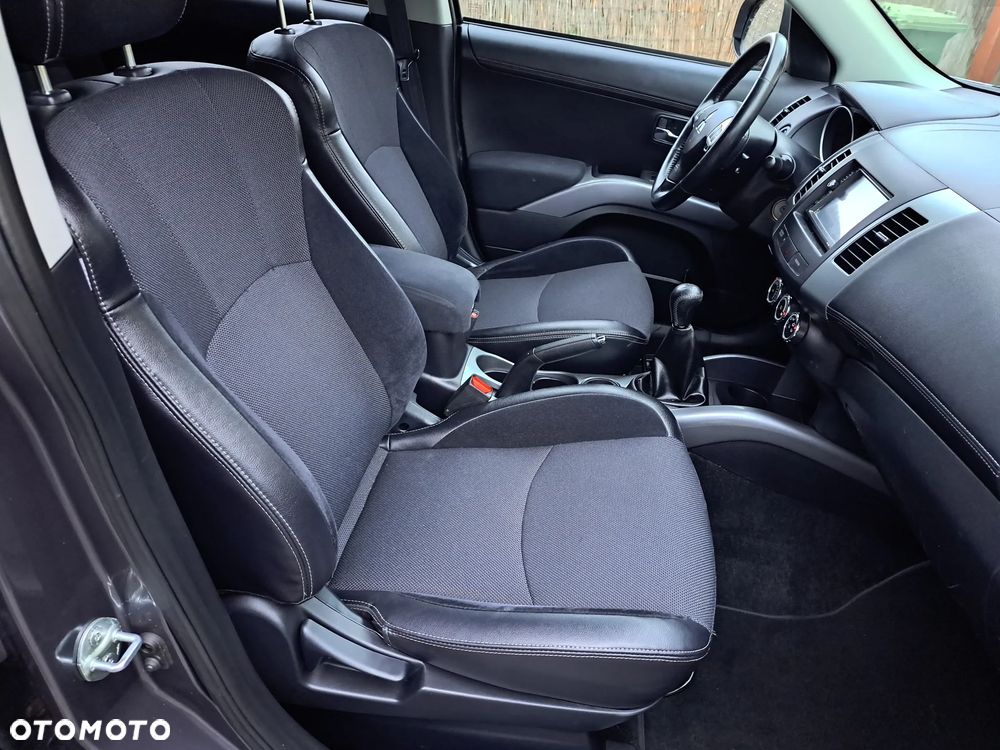 Mitsubishi Outlander - 15