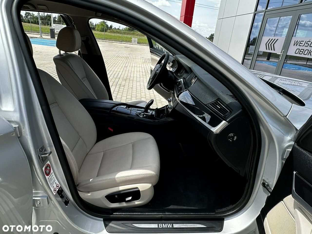 BMW Seria 5 525d Touring - 13