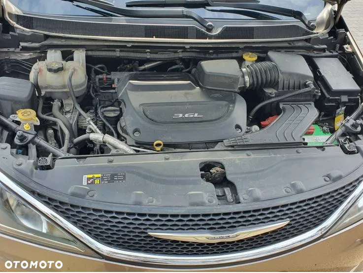 Chrysler Pacifica - 13