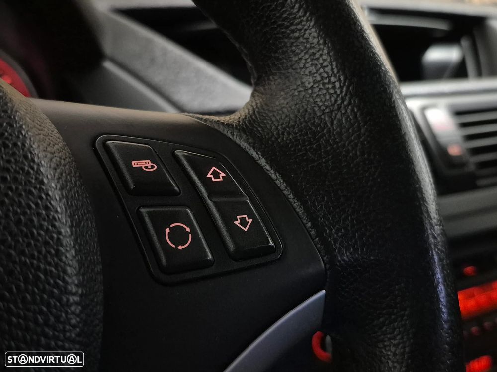 BMW X1 18 d sDrive - 23