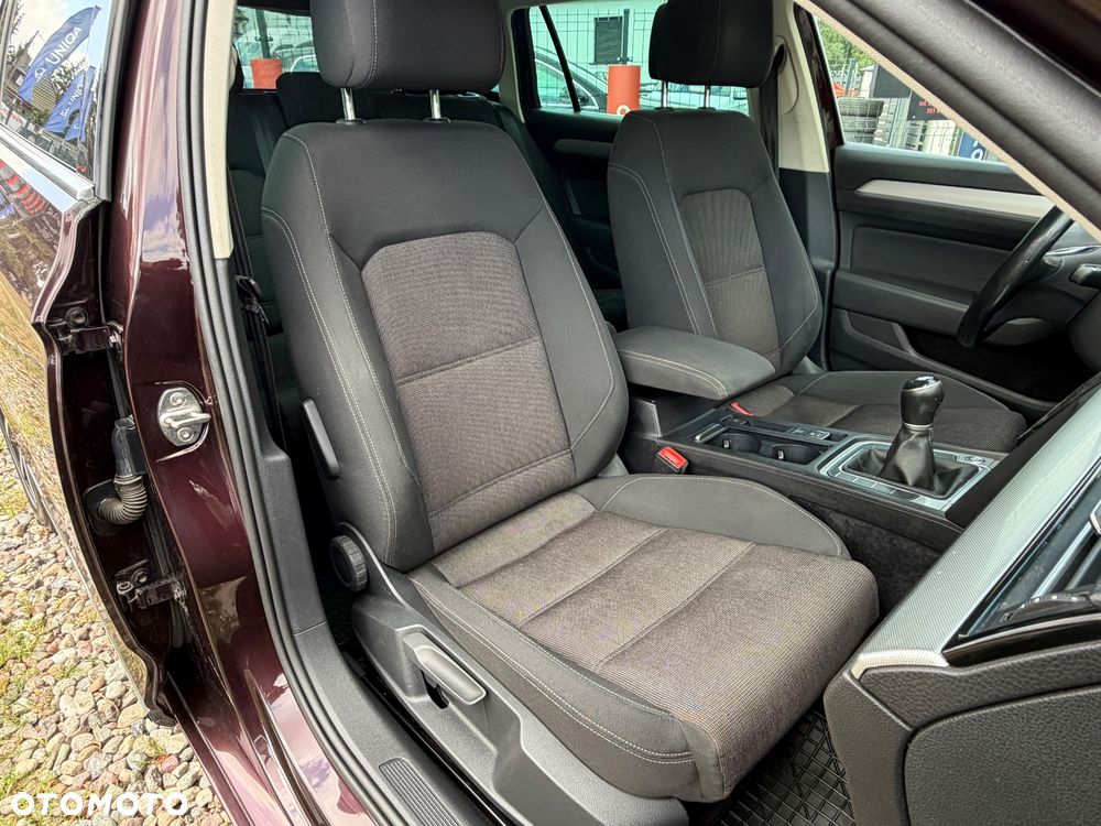 Volkswagen Passat - 18