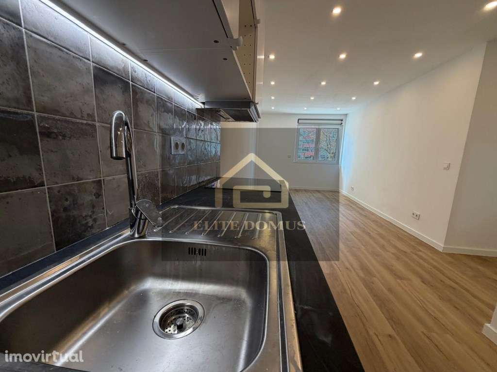 T2 Totalmente Remodelado - Odivelas. - Grande imagem: 2/27