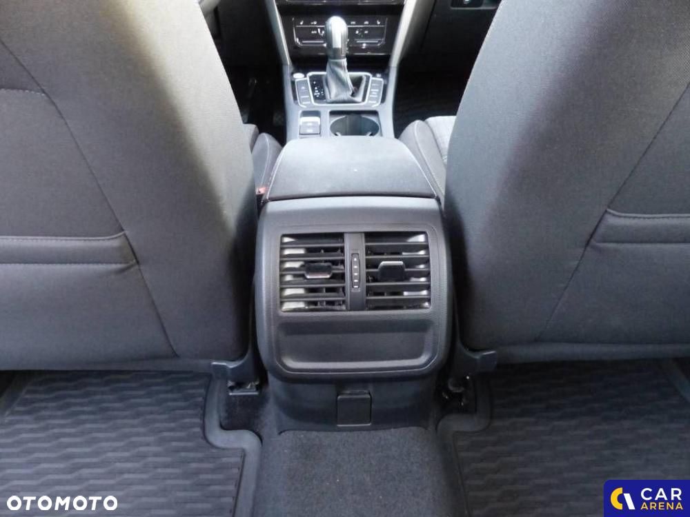 Volkswagen Passat - 35