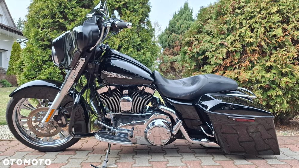 Harley-Davidson Touring Street Glide - 2